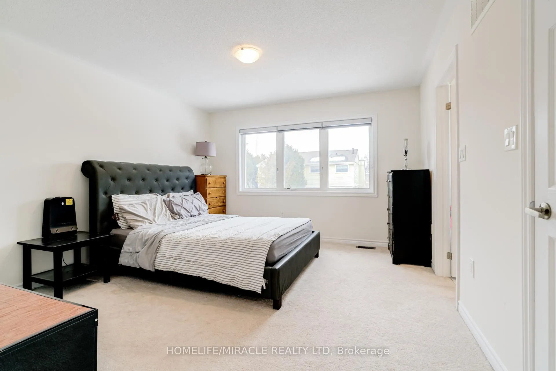 Photo 23 of 283 Fleetwood Drive, Oshawa, Eastdale — HOMEH