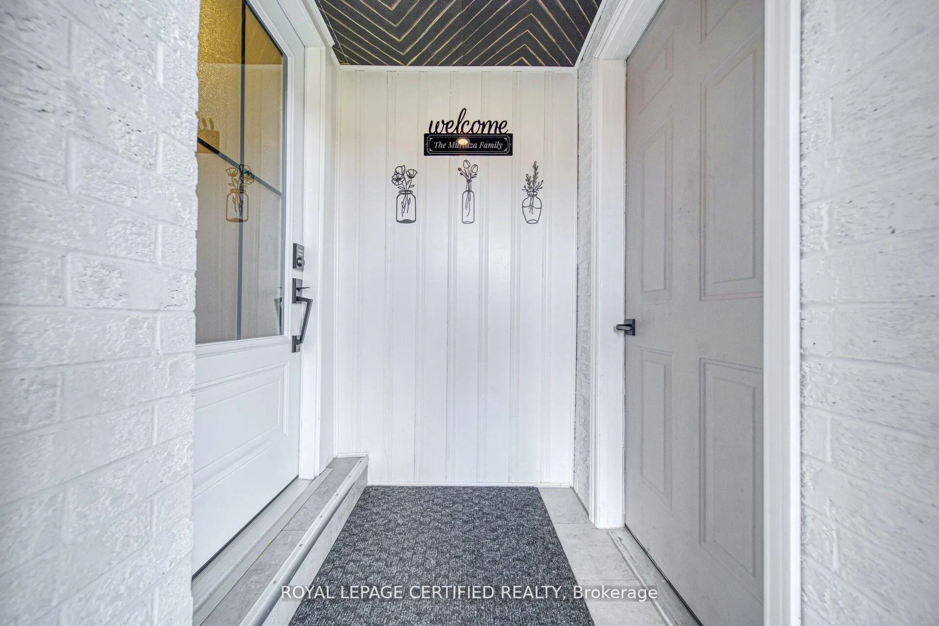 Photo 9 of 475 Woodlawn Crescent, Milton, Bronte Meadows — HOMEH