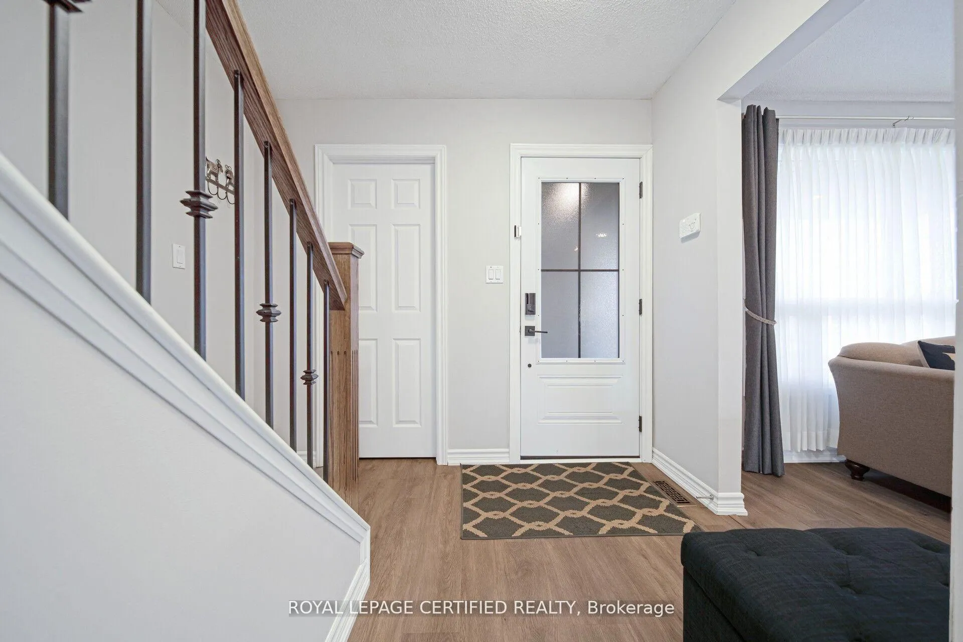 Photo 10 of 475 Woodlawn Crescent, Milton, Bronte Meadows — HOMEH