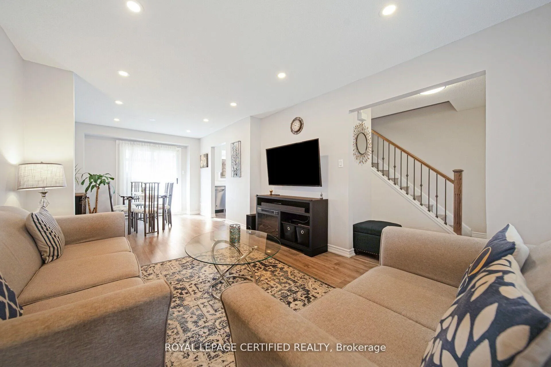 Photo 17 of 475 Woodlawn Crescent, Milton, Bronte Meadows — HOMEH