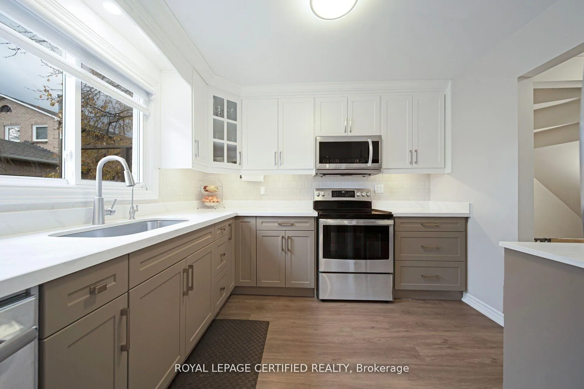 Photo 20 of 475 Woodlawn Crescent, Milton, Bronte Meadows — HOMEH