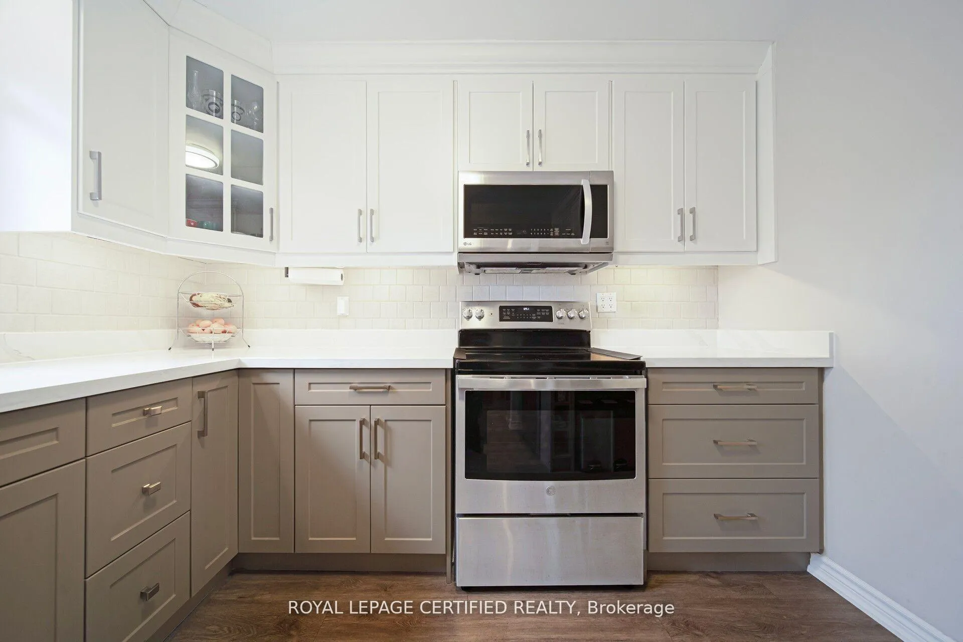 Photo 21 of 475 Woodlawn Crescent, Milton, Bronte Meadows — HOMEH