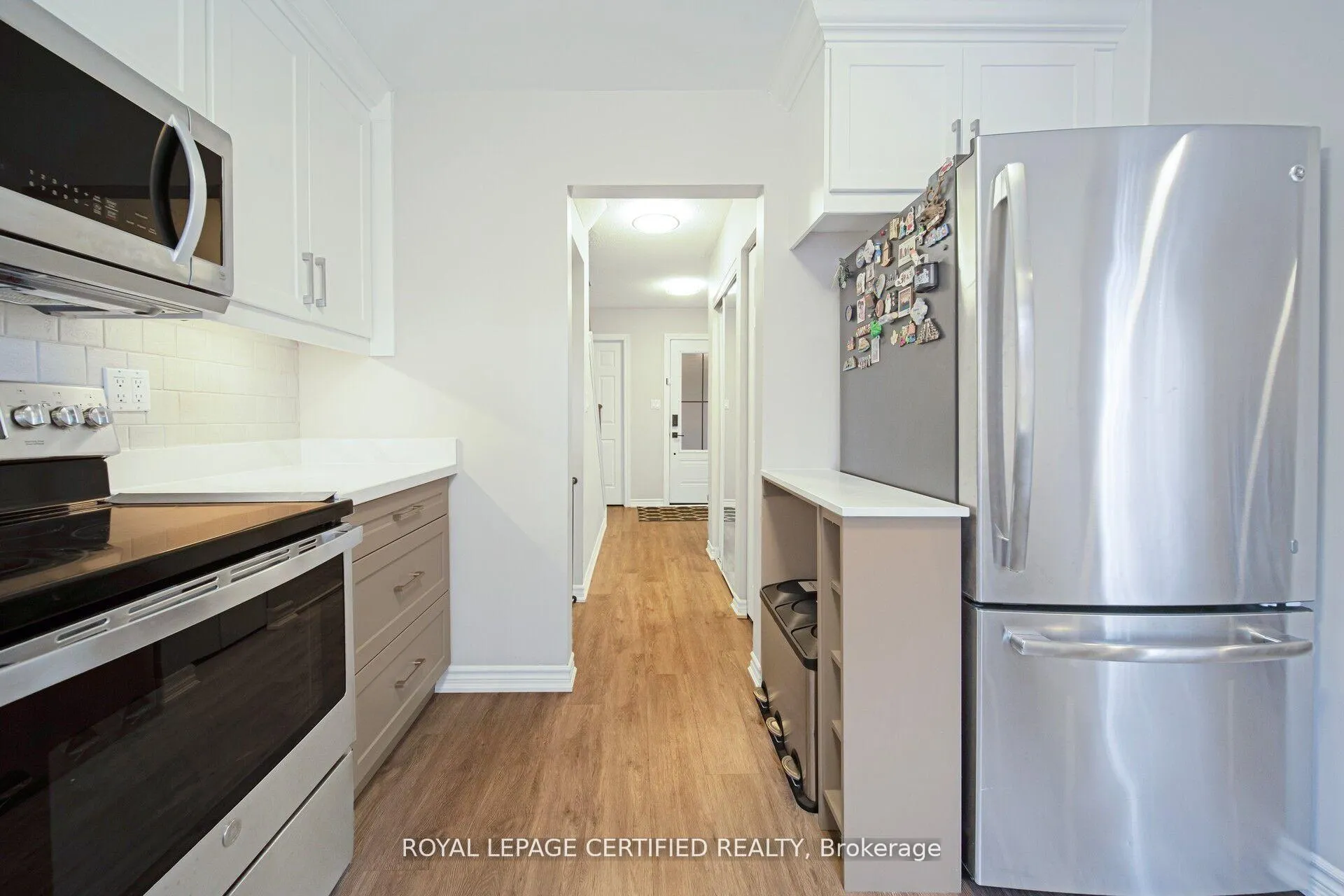 Photo 23 of 475 Woodlawn Crescent, Milton, Bronte Meadows — HOMEH