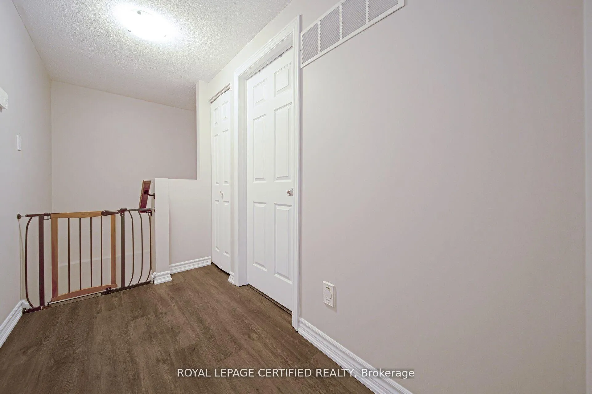 Photo 32 of 475 Woodlawn Crescent, Milton, Bronte Meadows — HOMEH