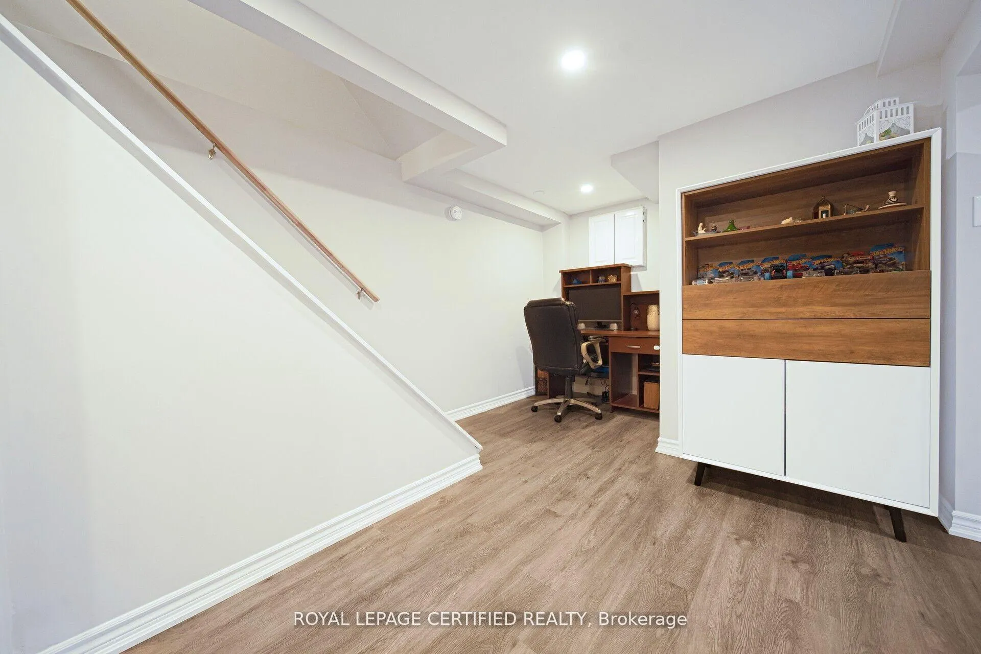 Photo 34 of 475 Woodlawn Crescent, Milton, Bronte Meadows — HOMEH