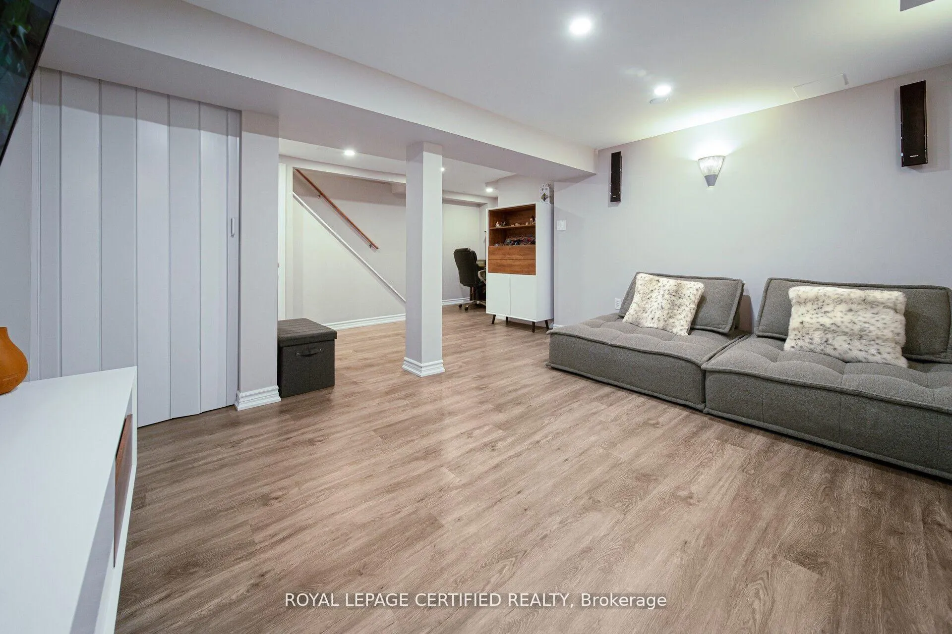 Photo 37 of 475 Woodlawn Crescent, Milton, Bronte Meadows — HOMEH