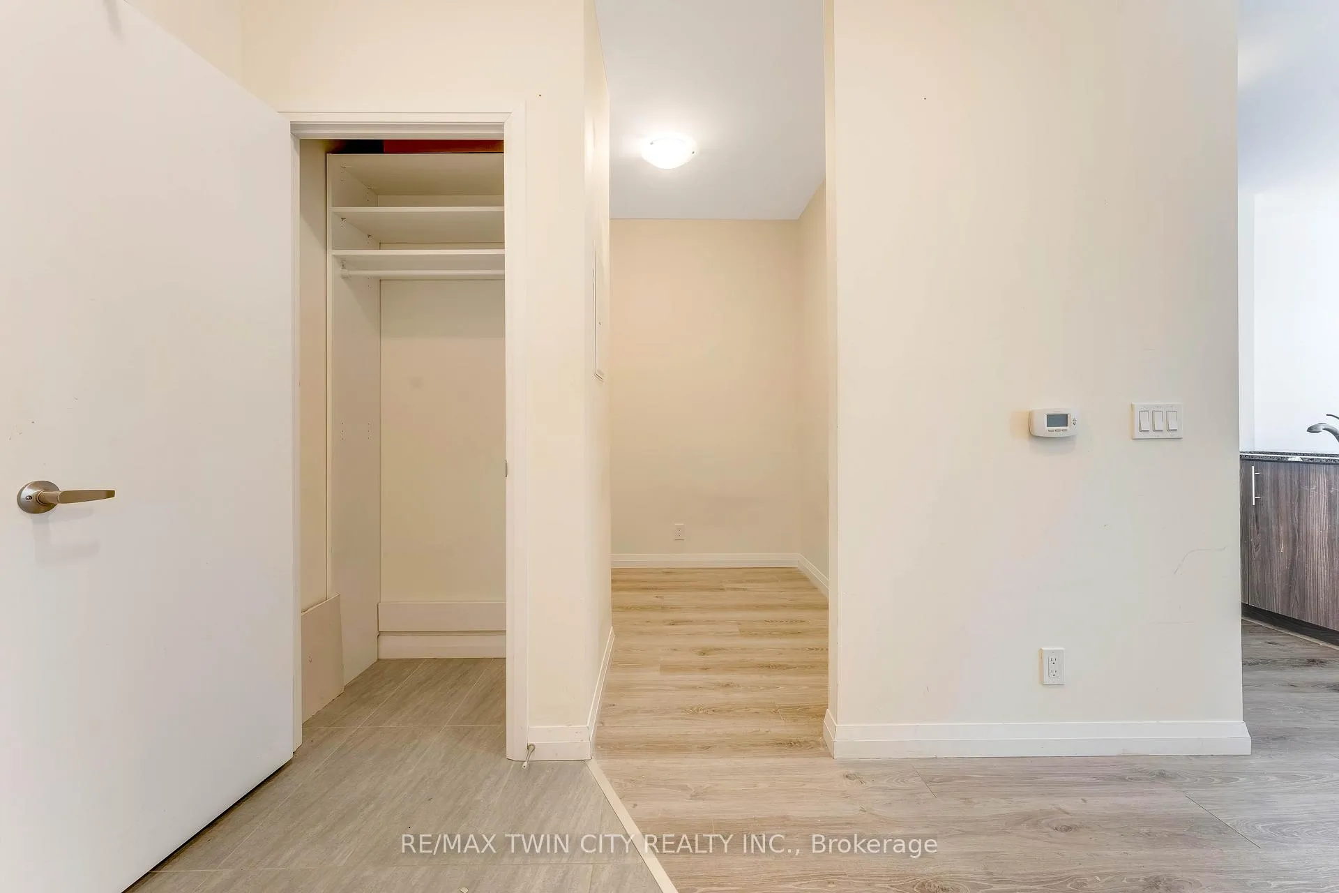 Photo 6 of Unit 706, 104 Garment Street, Kitchener, City Commercial Core — HOMEH