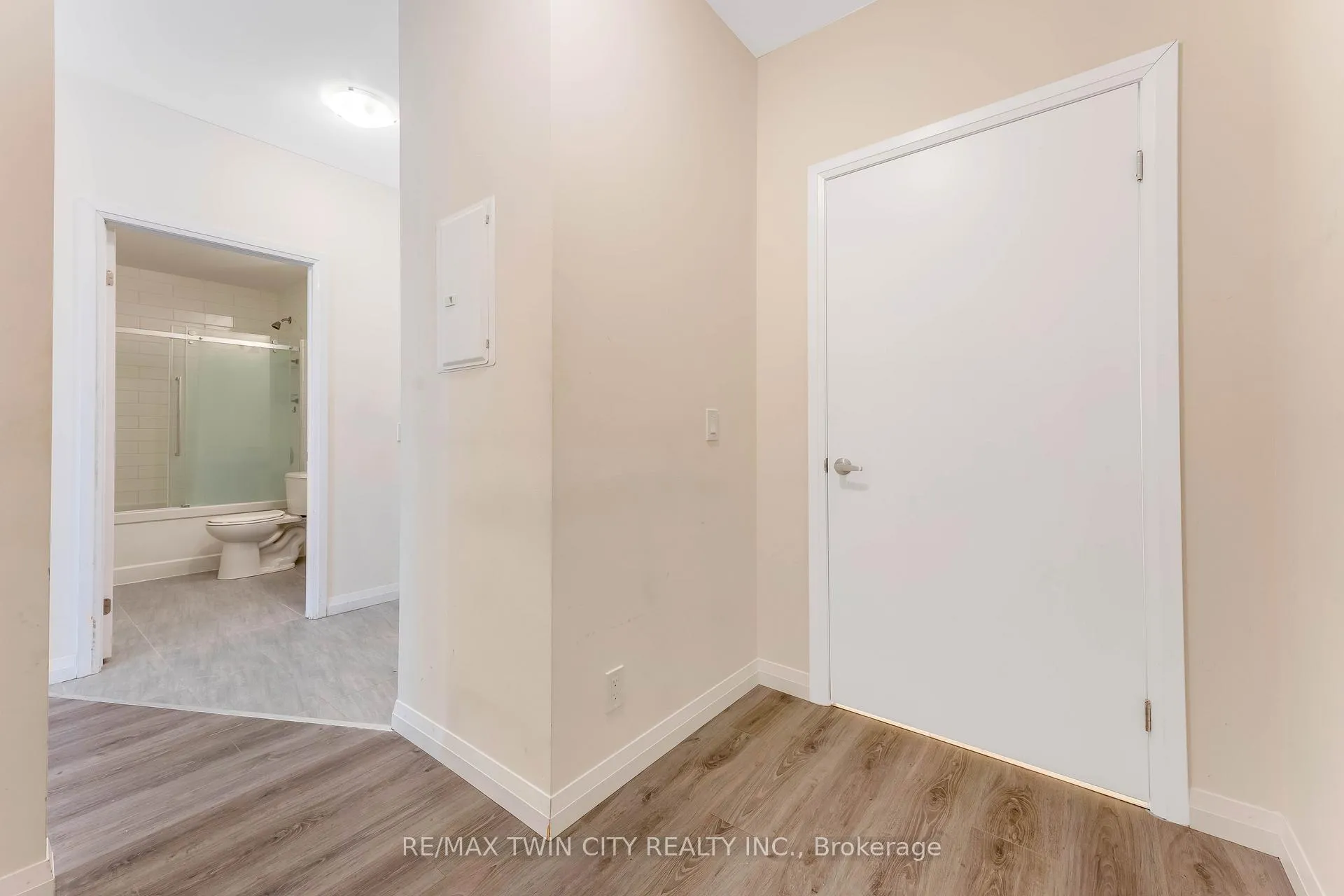 Photo 7 of Unit 706, 104 Garment Street, Kitchener, City Commercial Core — HOMEH