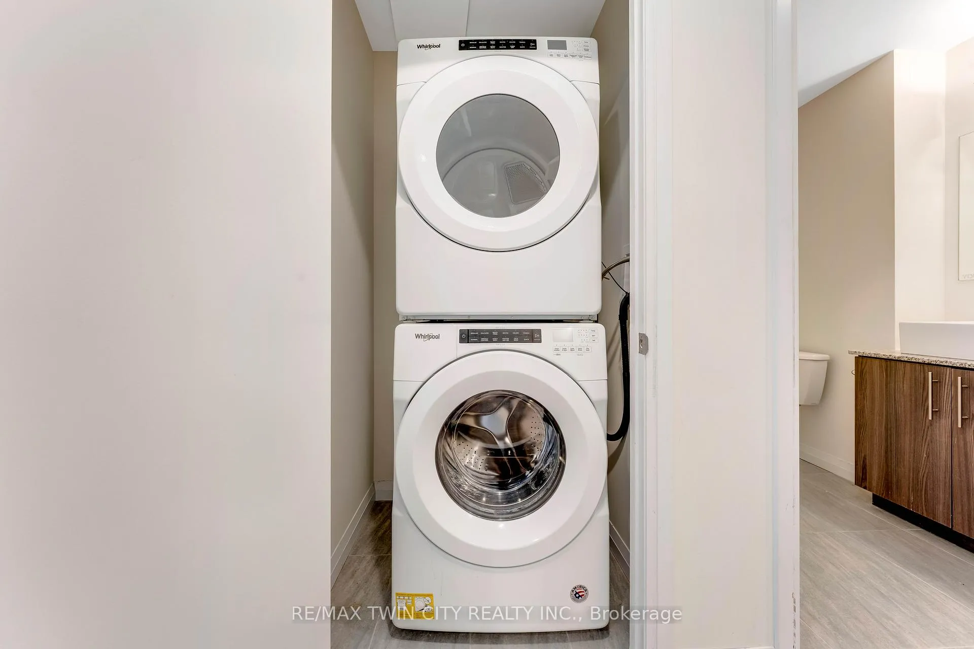 Photo 9 of Unit 706, 104 Garment Street, Kitchener, City Commercial Core — HOMEH