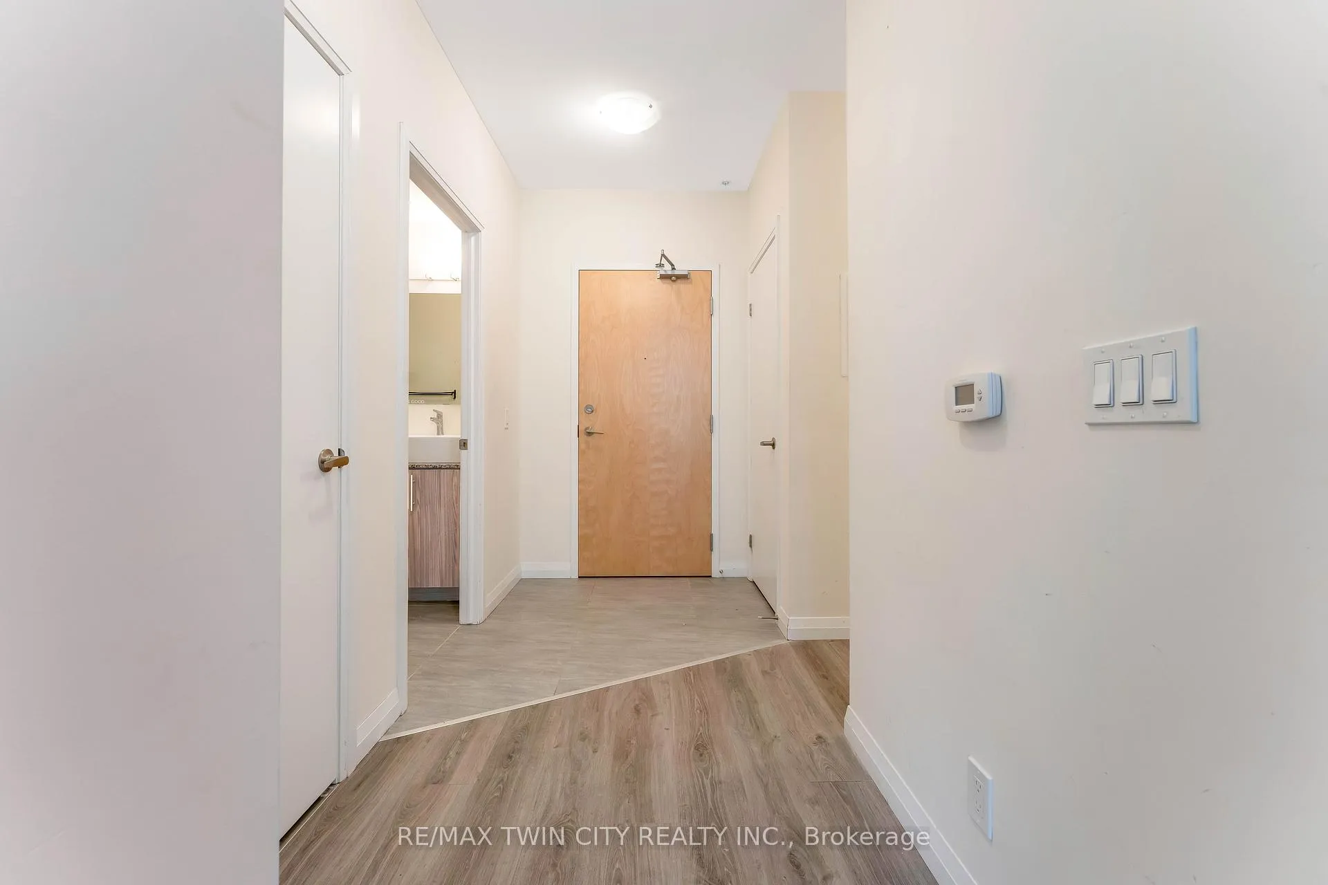Photo 10 of Unit 706, 104 Garment Street, Kitchener, City Commercial Core — HOMEH