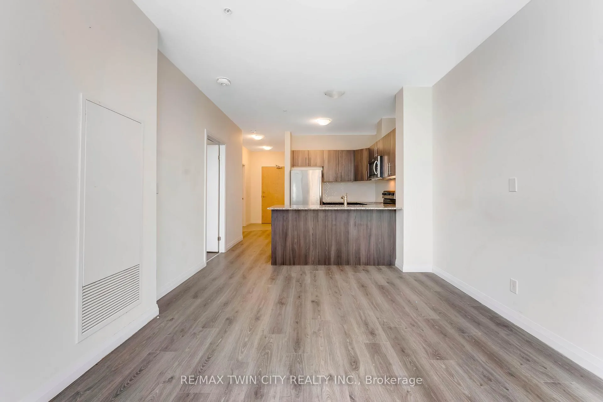 Photo 14 of Unit 706, 104 Garment Street, Kitchener, City Commercial Core — HOMEH