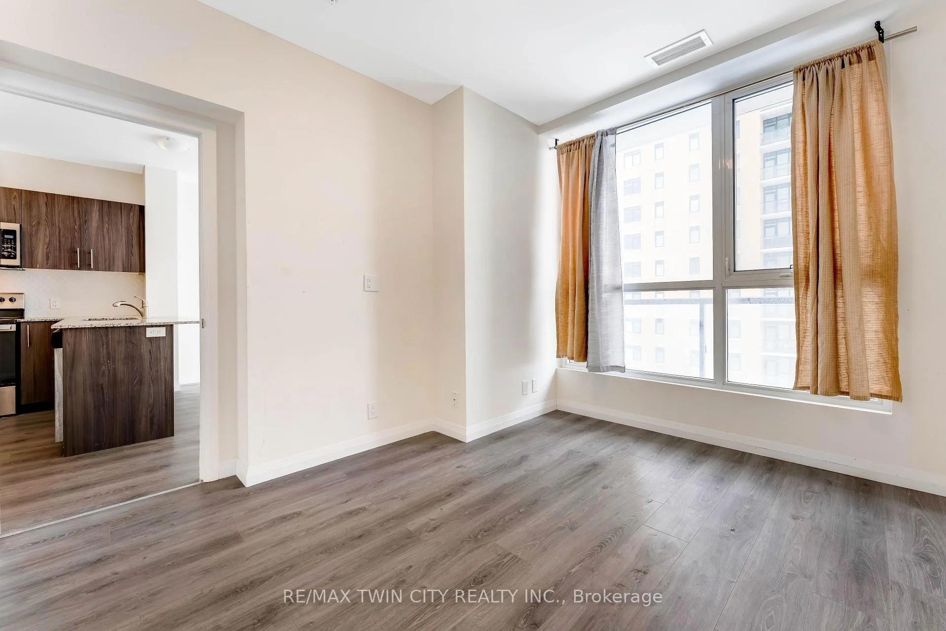 Photo 15 of Unit 706, 104 Garment Street, Kitchener, City Commercial Core — HOMEH