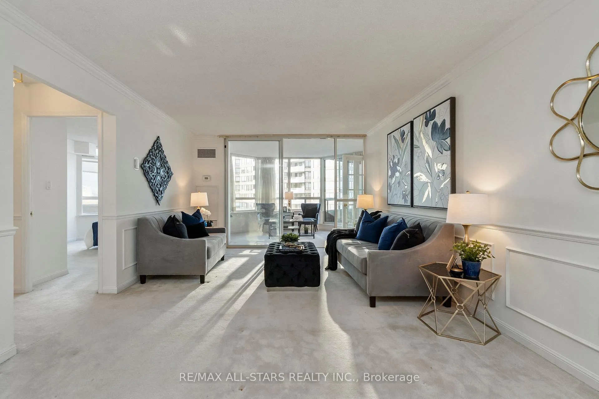 Photo 2 of Unit 701, 610 Bullock Drive, Markham, Markville — HOMEH