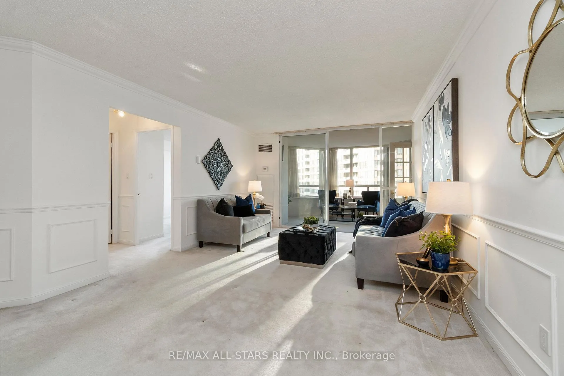 Photo 5 of Unit 701, 610 Bullock Drive, Markham, Markville — HOMEH