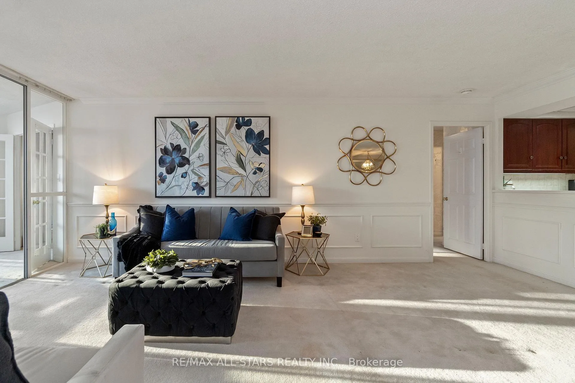 Photo 6 of Unit 701, 610 Bullock Drive, Markham, Markville — HOMEH