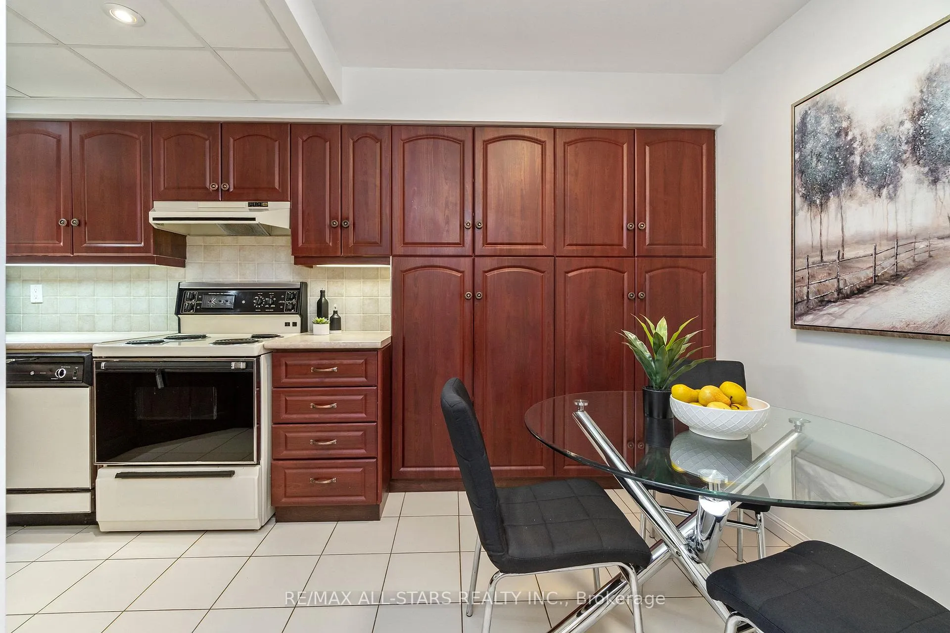 Photo 13 of Unit 701, 610 Bullock Drive, Markham, Markville — HOMEH