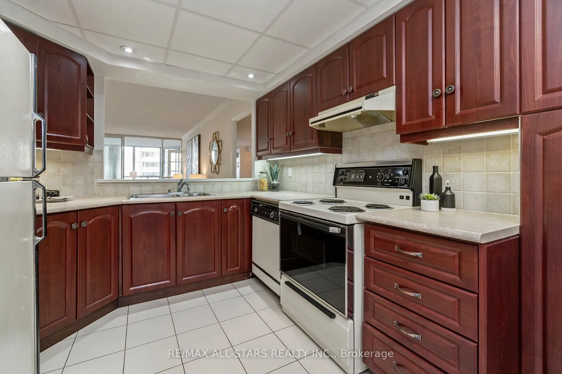 Photo 14 of Unit 701, 610 Bullock Drive, Markham, Markville — HOMEH