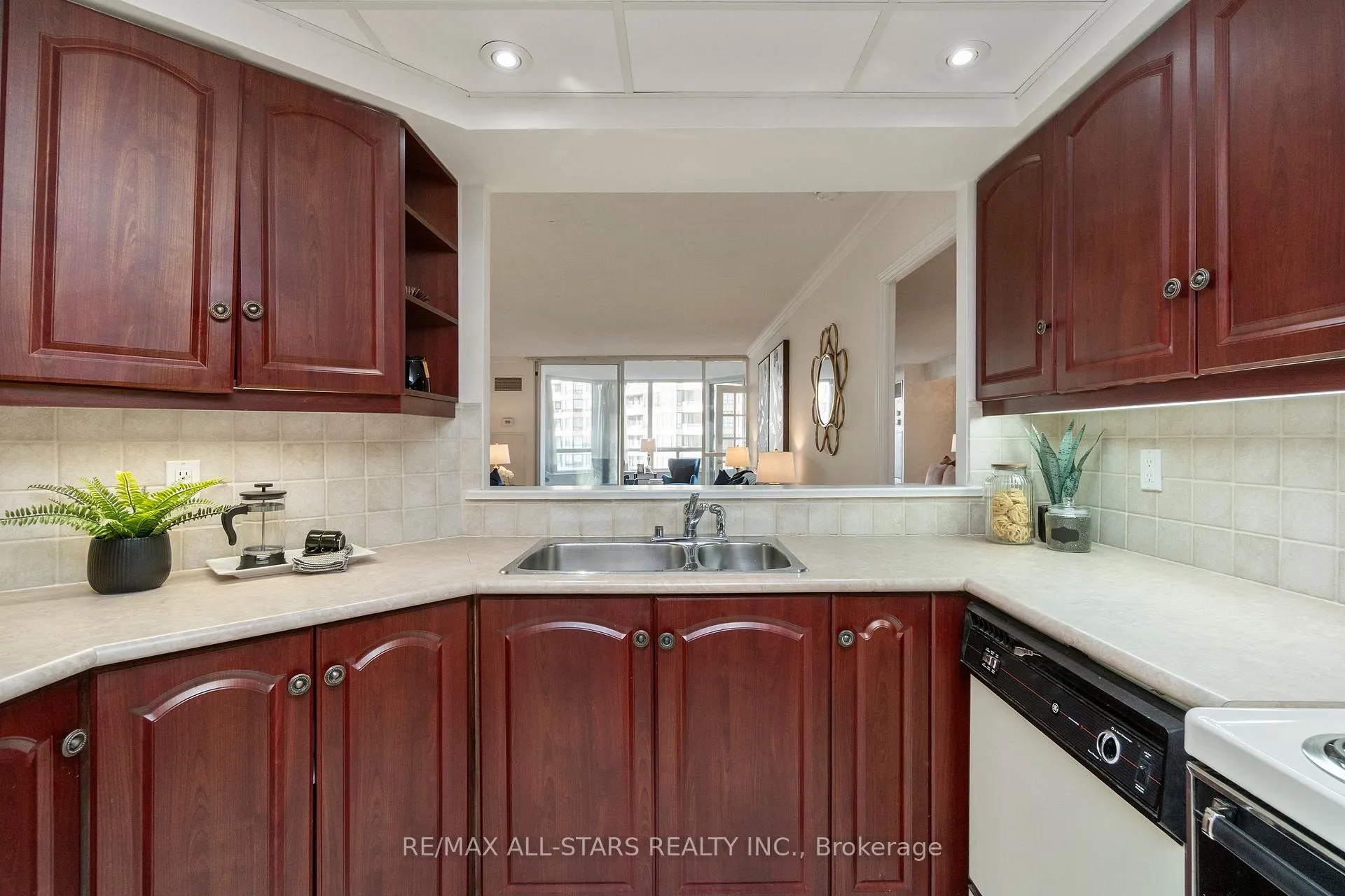 Photo 16 of Unit 701, 610 Bullock Drive, Markham, Markville — HOMEH