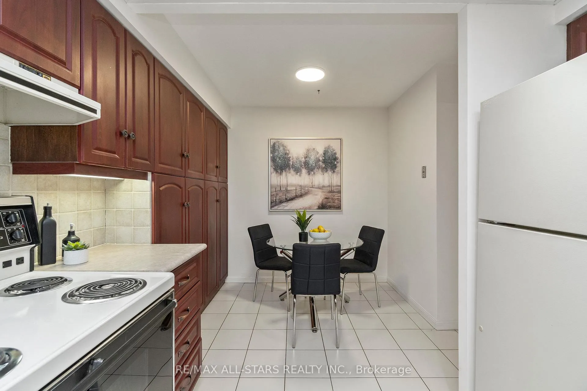 Photo 17 of Unit 701, 610 Bullock Drive, Markham, Markville — HOMEH