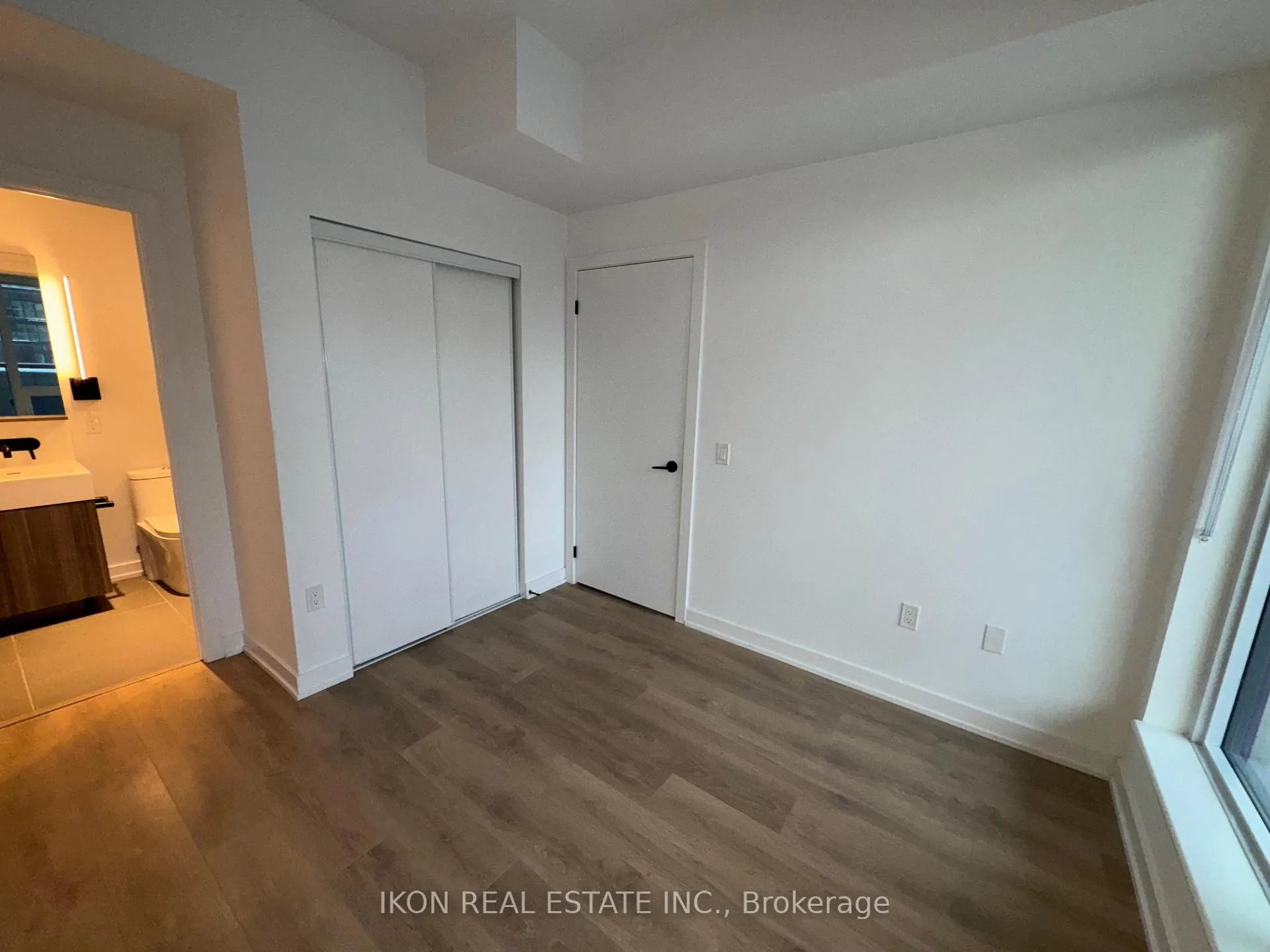 Photo 15 of Unit 702, 117 Broadway Avenue, Toronto, Mount Pleasant West — HOMEH