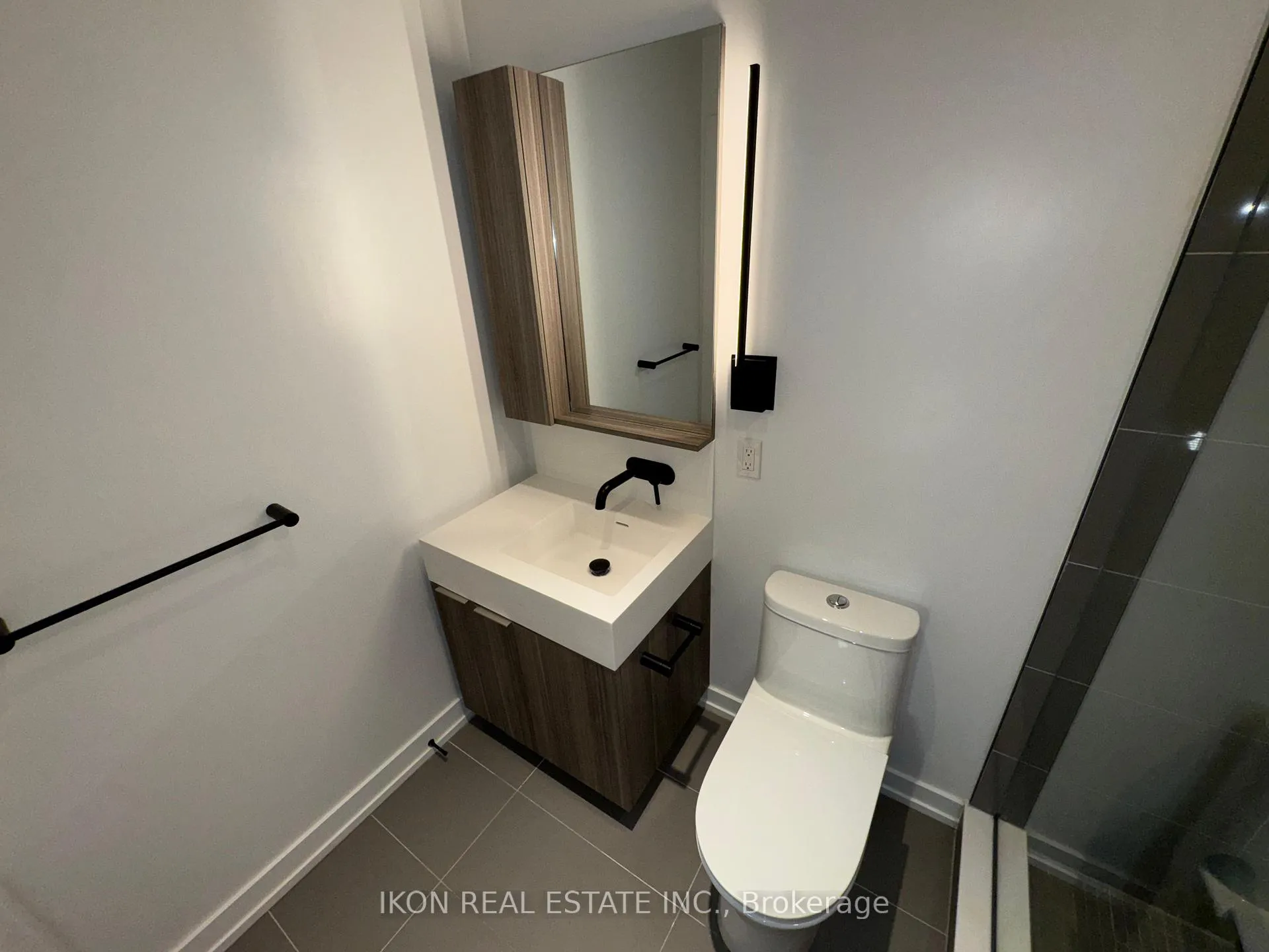 Photo 18 of Unit 702, 117 Broadway Avenue, Toronto, Mount Pleasant West — HOMEH