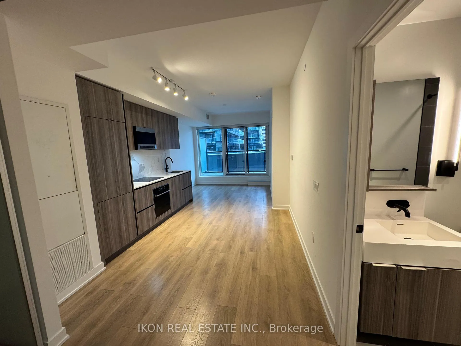 Photo 22 of Unit 702, 117 Broadway Avenue, Toronto, Mount Pleasant West — HOMEH