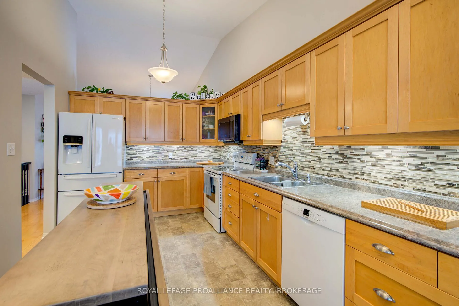 Photo 9 of 406 Waterloo Drive, Kingston, East Gardiners Rd — HOMEH