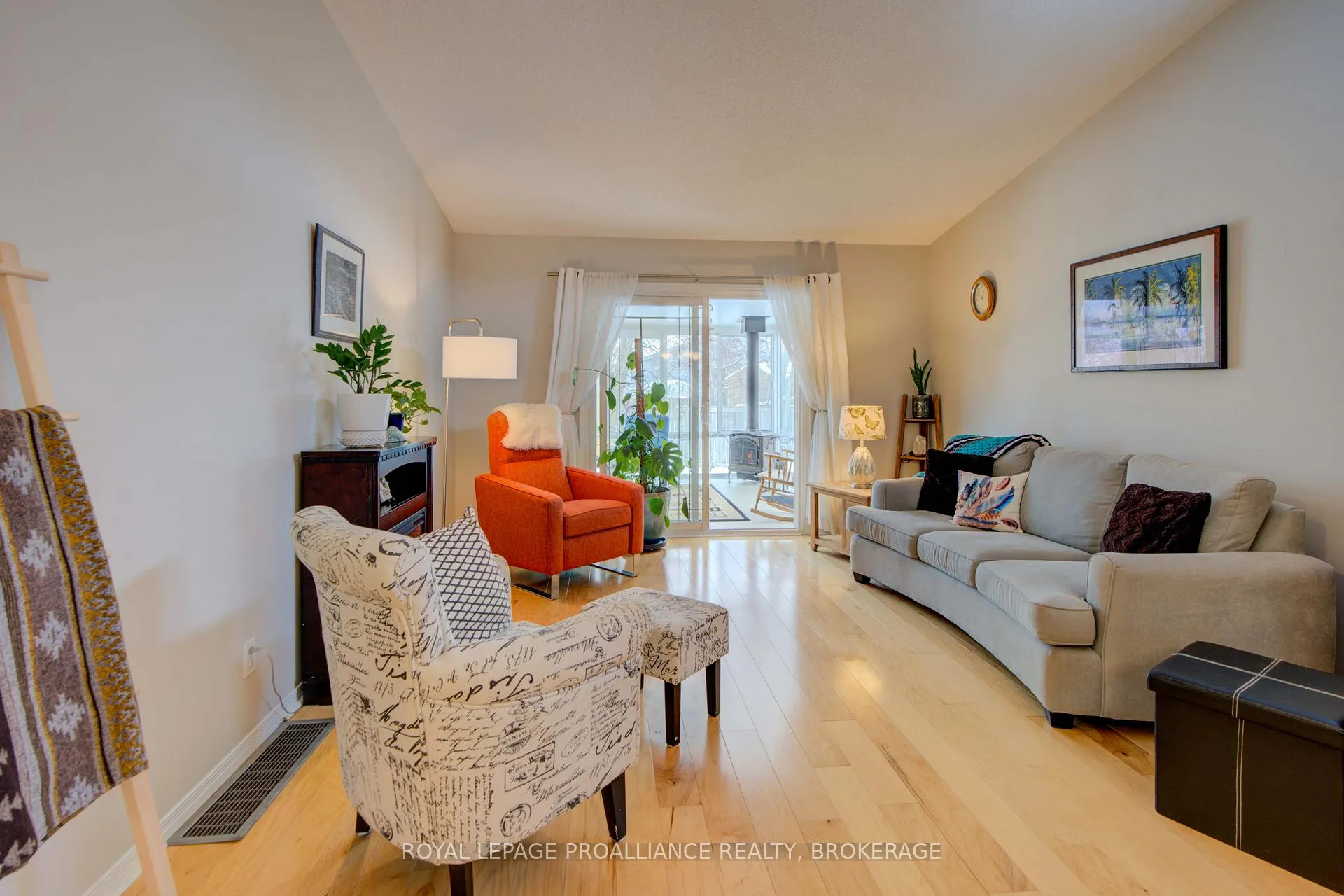 Photo 16 of 406 Waterloo Drive, Kingston, East Gardiners Rd — HOMEH