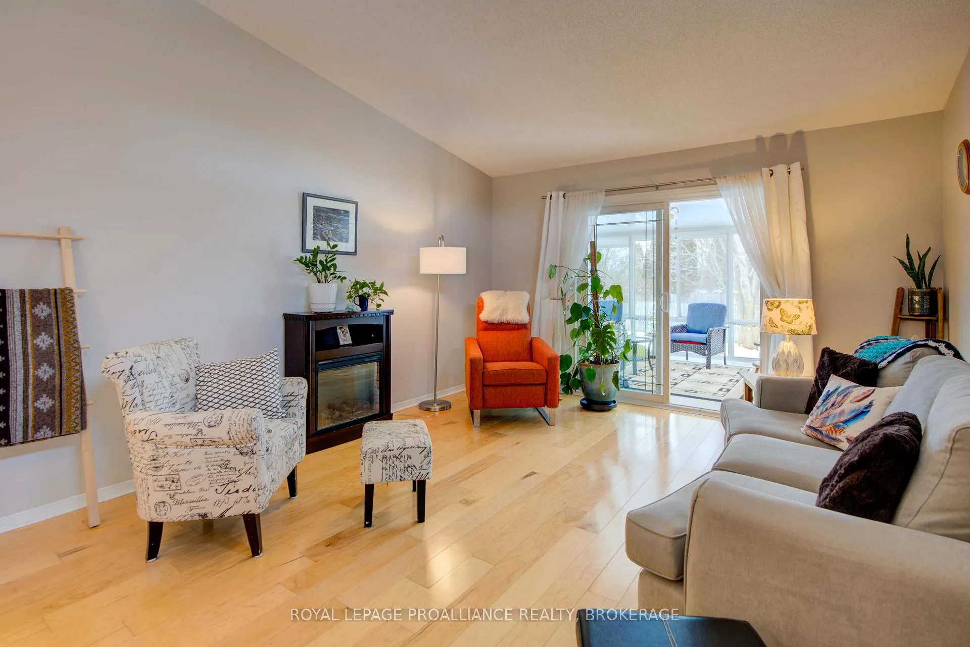 Photo 17 of 406 Waterloo Drive, Kingston, East Gardiners Rd — HOMEH
