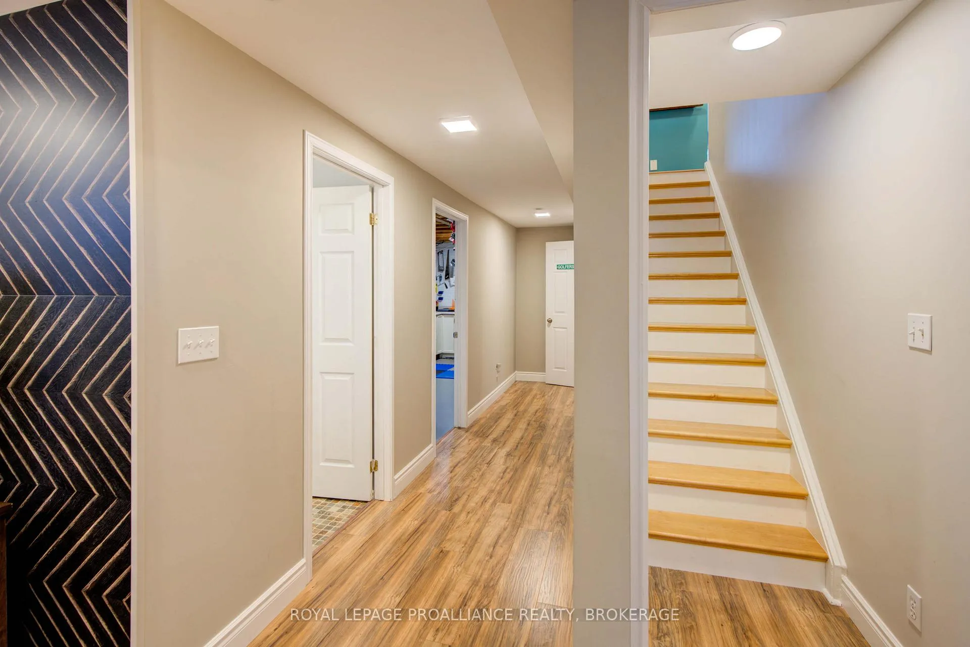 Photo 30 of 406 Waterloo Drive, Kingston, East Gardiners Rd — HOMEH