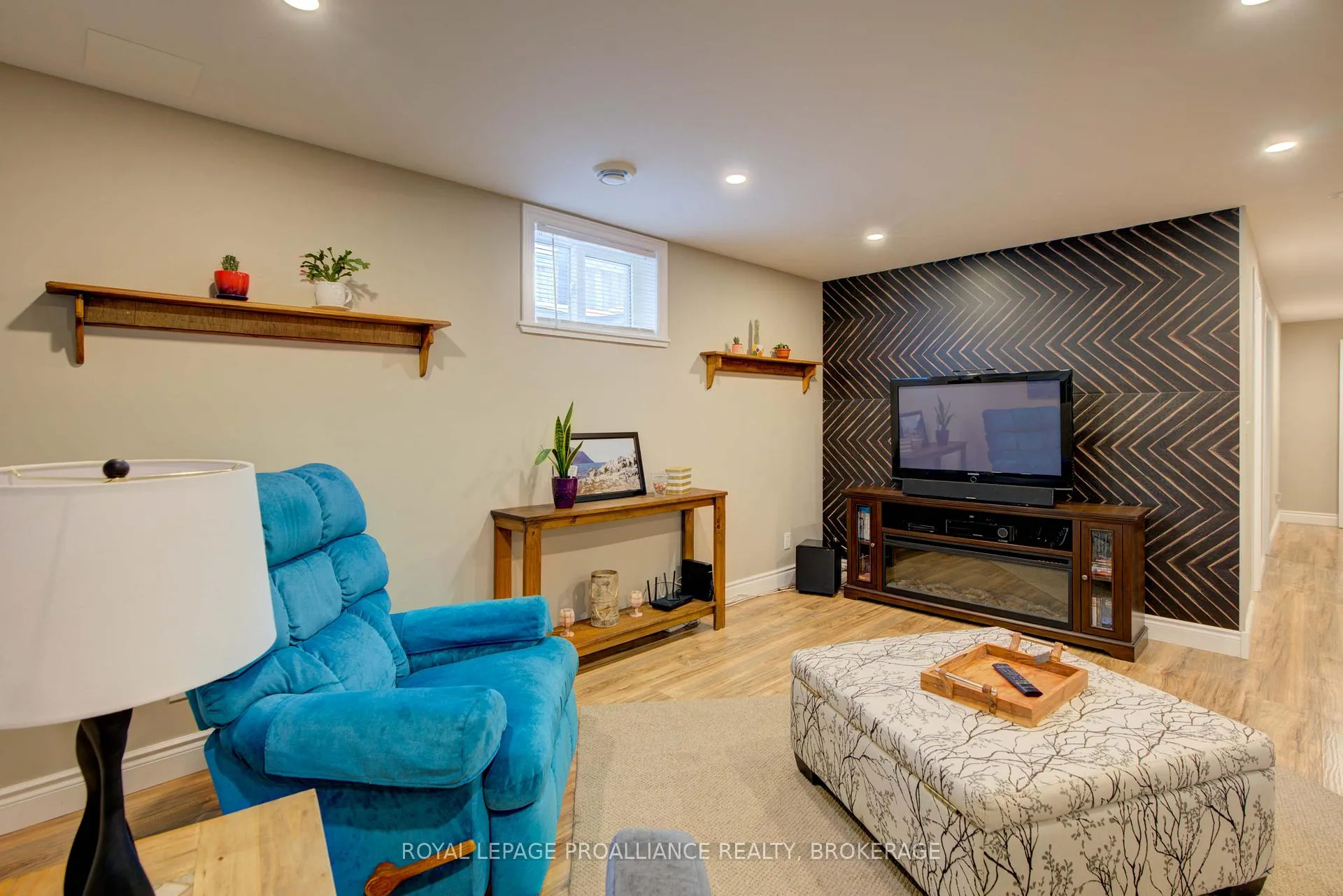 Photo 34 of 406 Waterloo Drive, Kingston, East Gardiners Rd — HOMEH