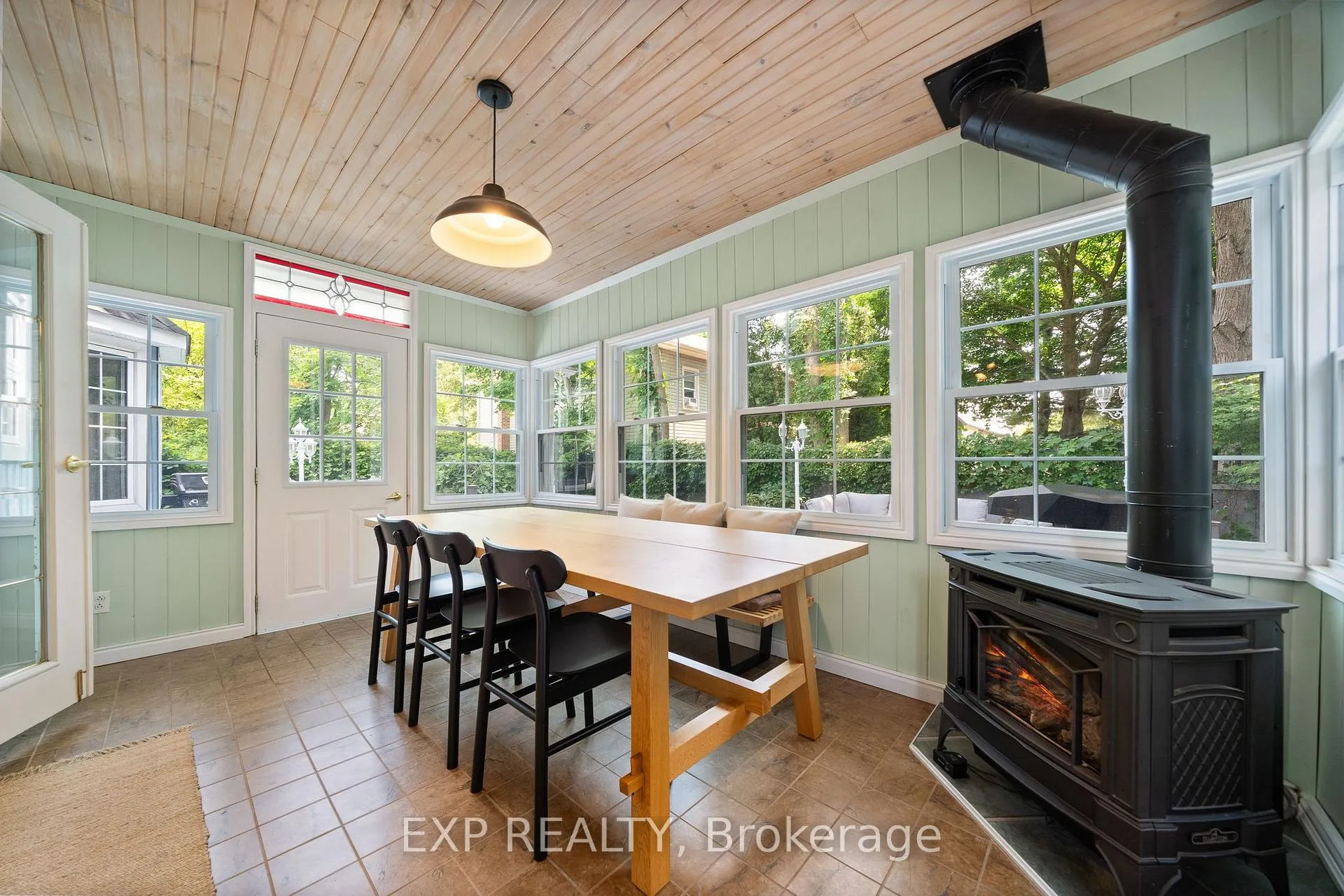 Photo 14 of 18 Queen Street, Prince Edward County, Picton Ward — HOMEH