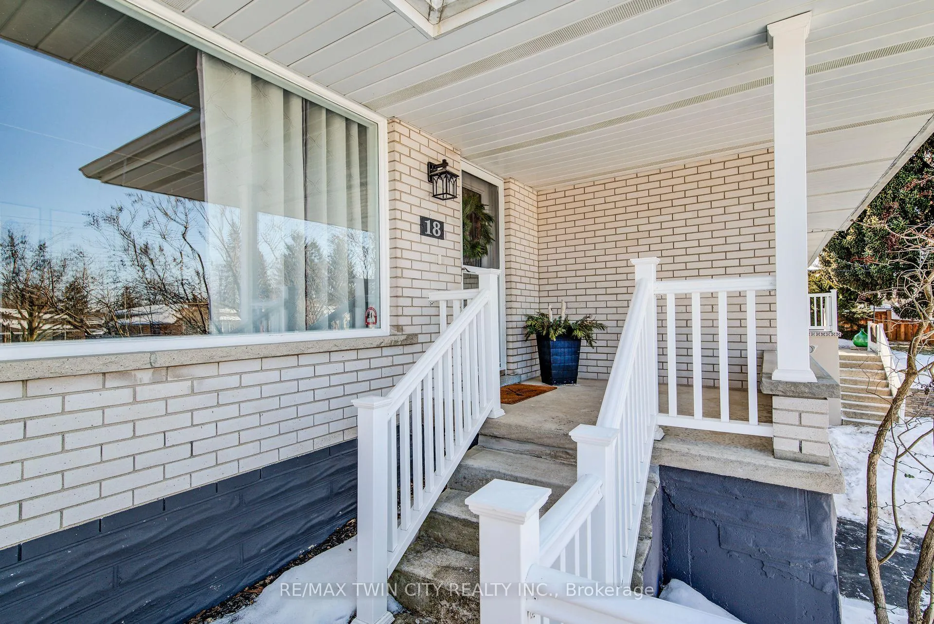 Photo 3 of 18 Duncairn Avenue, Kitchener — HOMEH