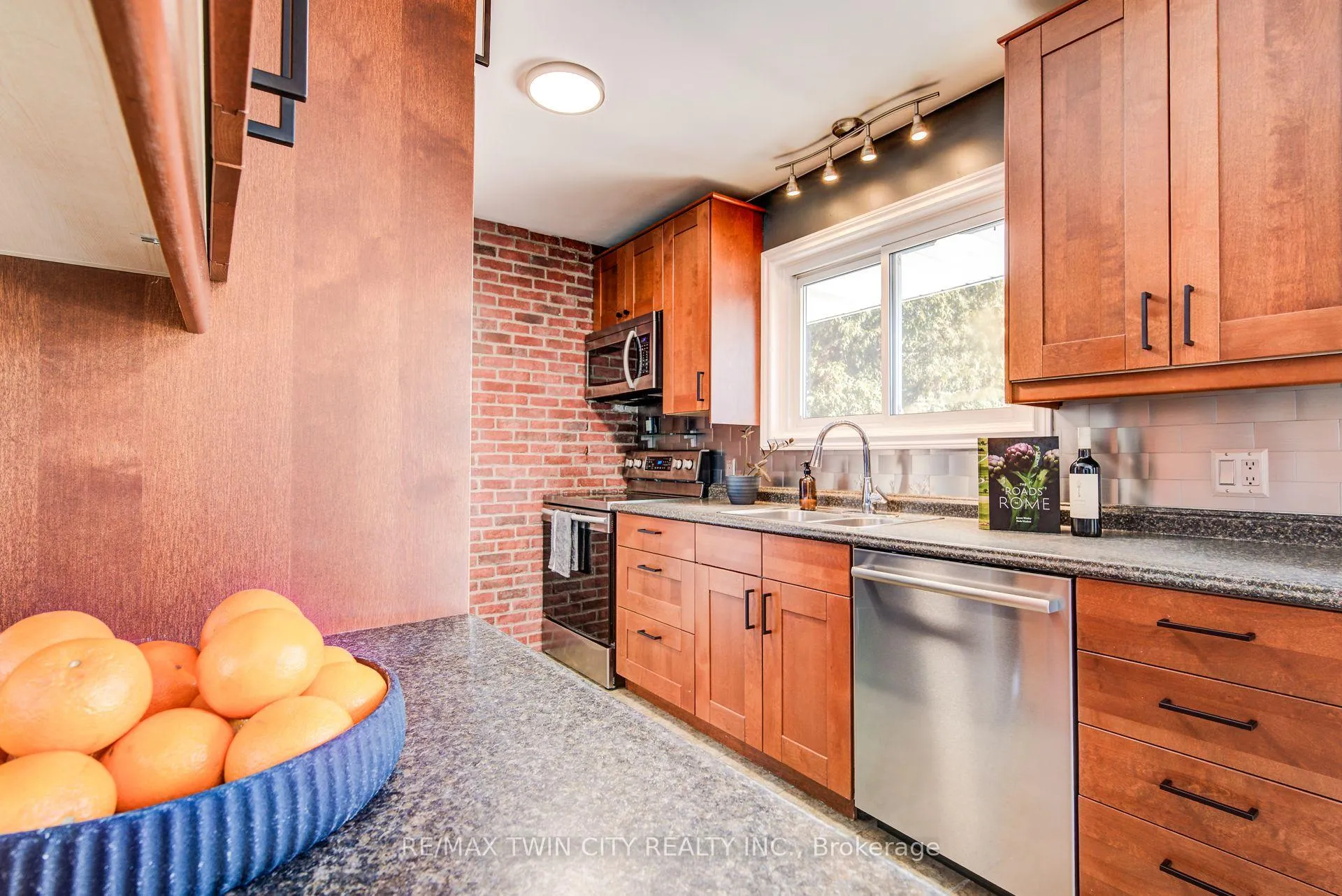 Photo 13 of 18 Duncairn Avenue, Kitchener — HOMEH