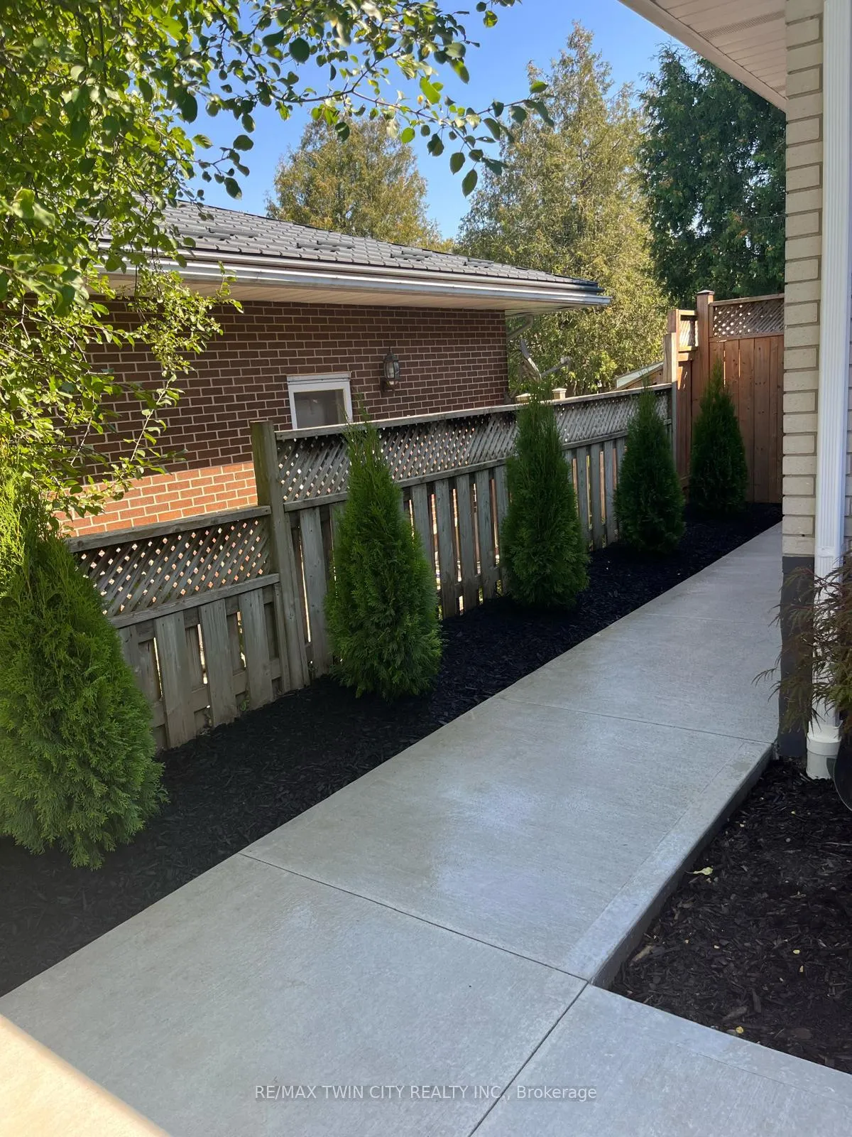 Photo 48 of 18 Duncairn Avenue, Kitchener — HOMEH