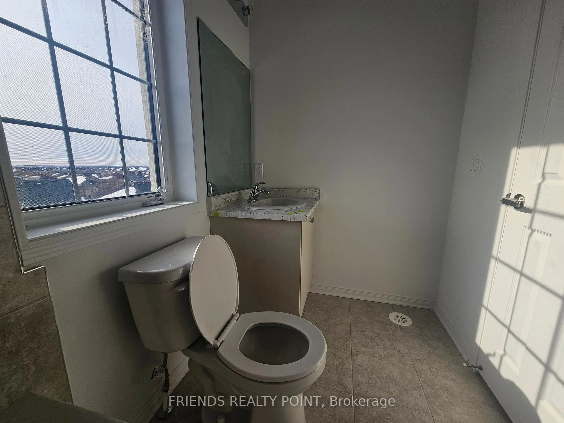 Photo 18 of Unit 1, 4320 Ebenezer Road, Brampton, Bram East — HOMEH