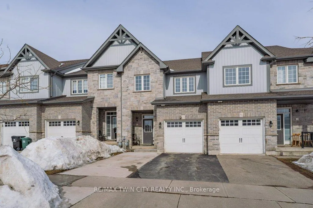 Photo 2 of 8 Renfrew Street, Kitchener — HOMEH