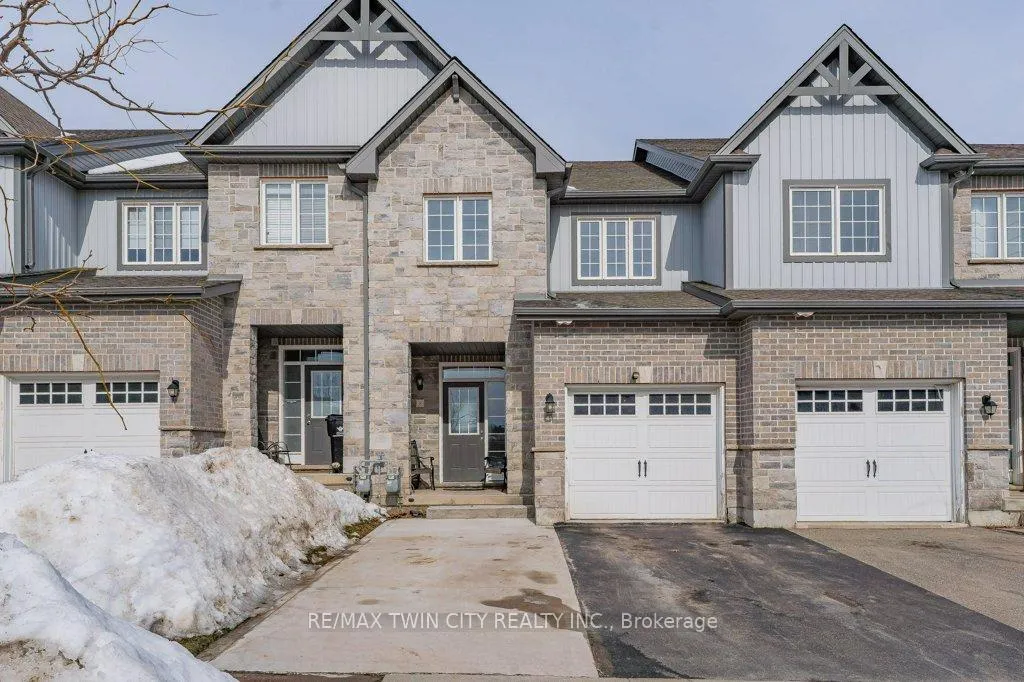 Photo 3 of 8 Renfrew Street, Kitchener — HOMEH