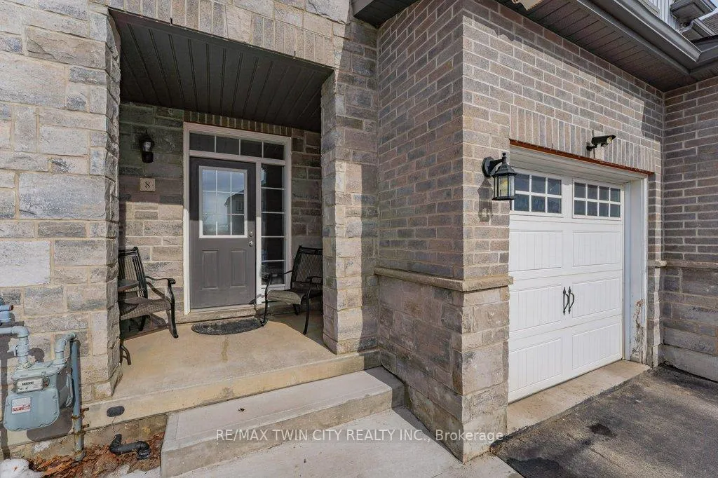 Photo 6 of 8 Renfrew Street, Kitchener — HOMEH
