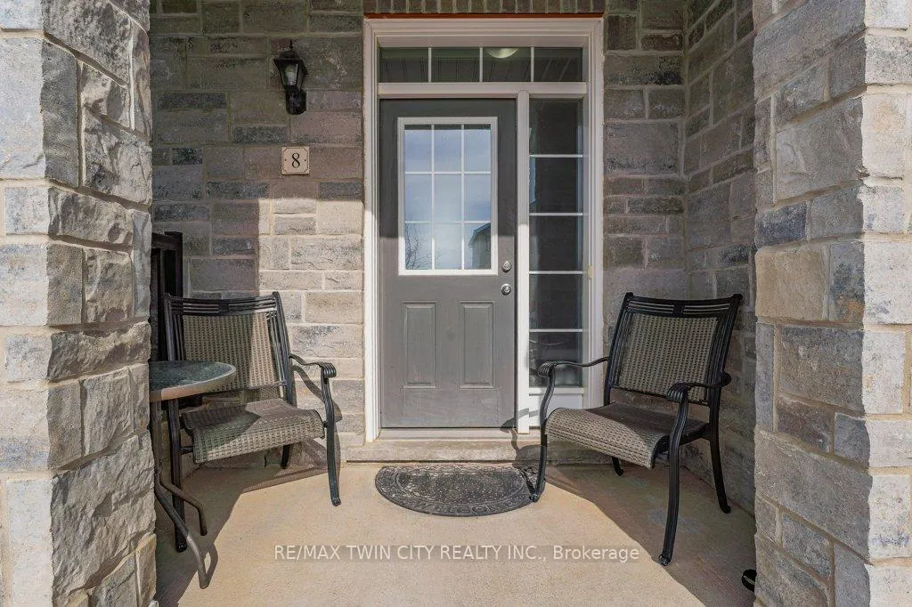 Photo 7 of 8 Renfrew Street, Kitchener — HOMEH