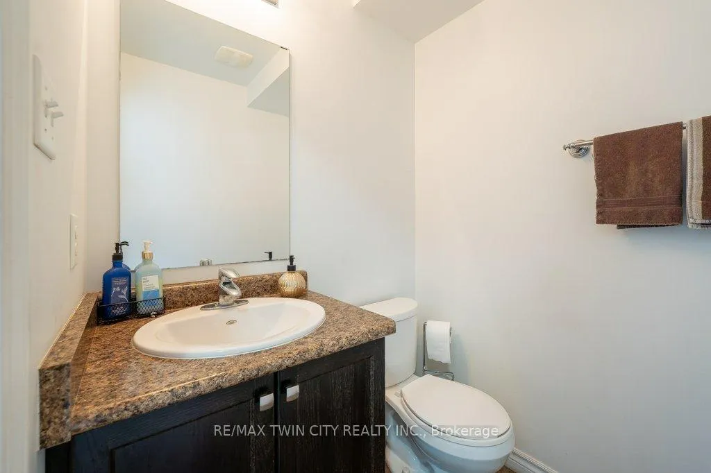 Photo 10 of 8 Renfrew Street, Kitchener — HOMEH