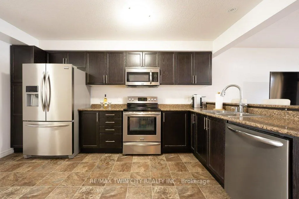 Photo 13 of 8 Renfrew Street, Kitchener — HOMEH