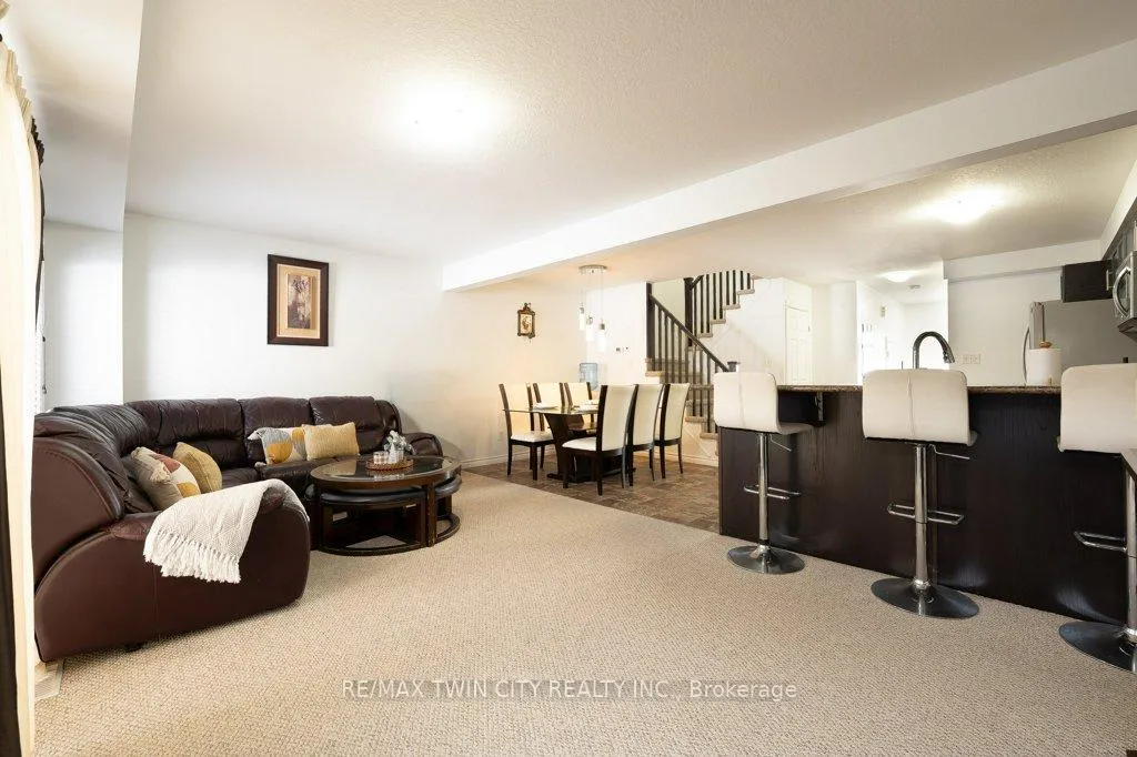 Photo 17 of 8 Renfrew Street, Kitchener — HOMEH