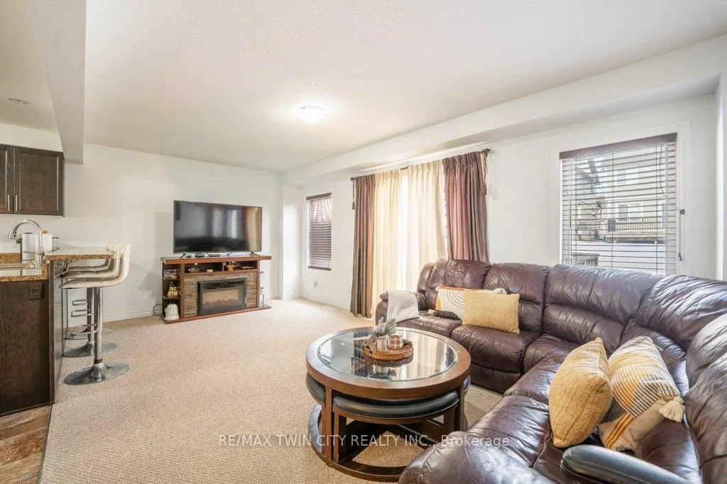 Photo 19 of 8 Renfrew Street, Kitchener — HOMEH