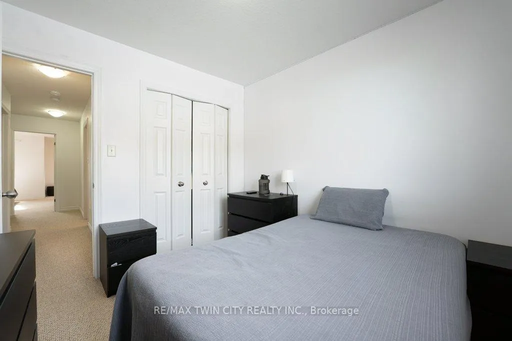 Photo 22 of 8 Renfrew Street, Kitchener — HOMEH