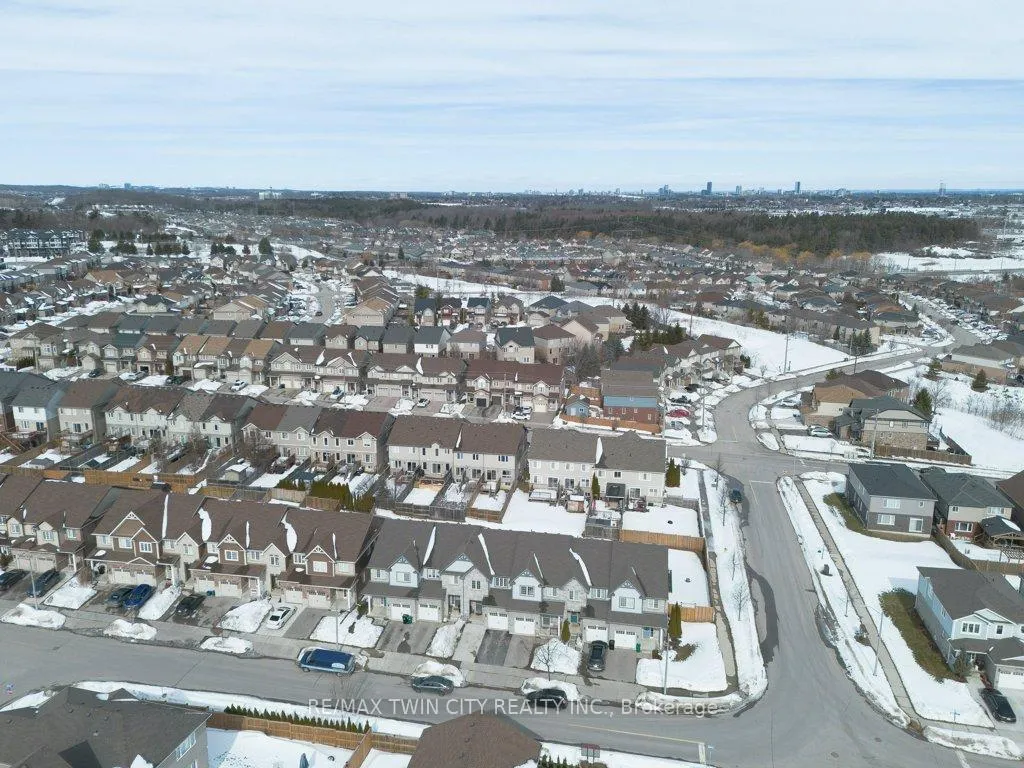 Photo 38 of 8 Renfrew Street, Kitchener — HOMEH