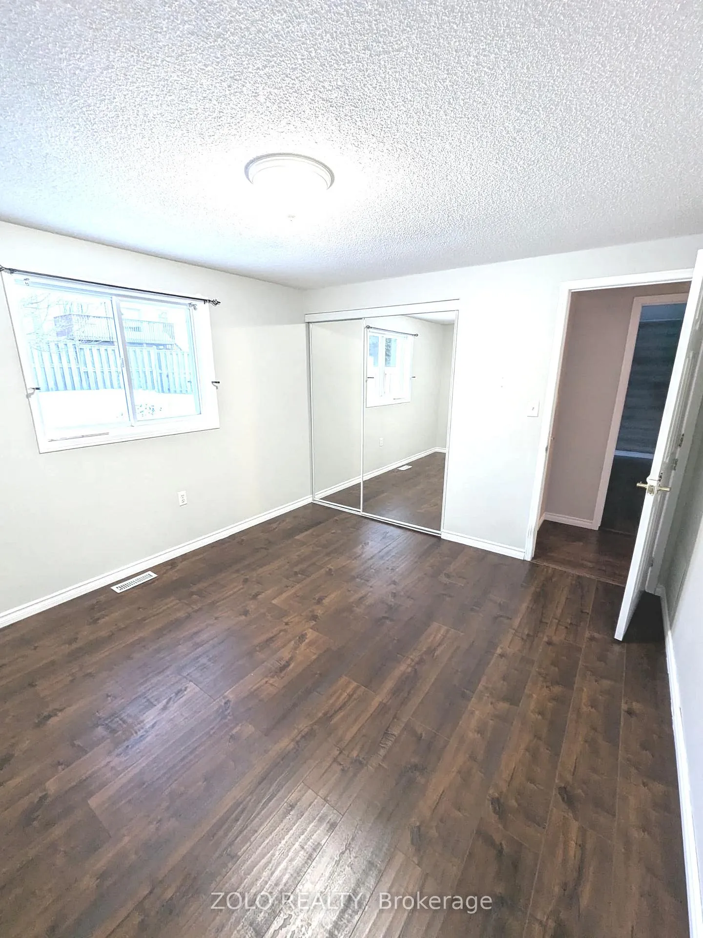 Photo 7 of 21 Columbia Road, Barrie, Holly — HOMEH