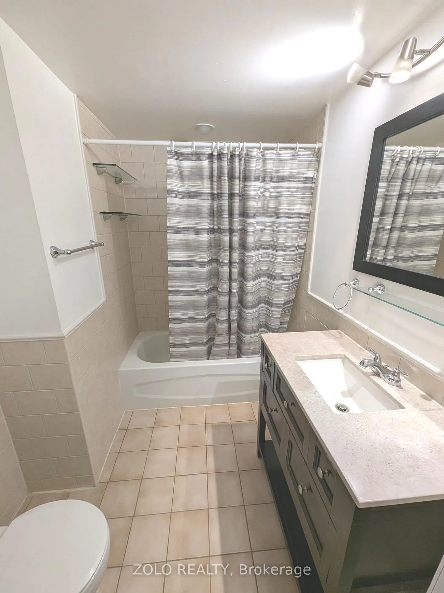 Photo 16 of 21 Columbia Road, Barrie, Holly — HOMEH