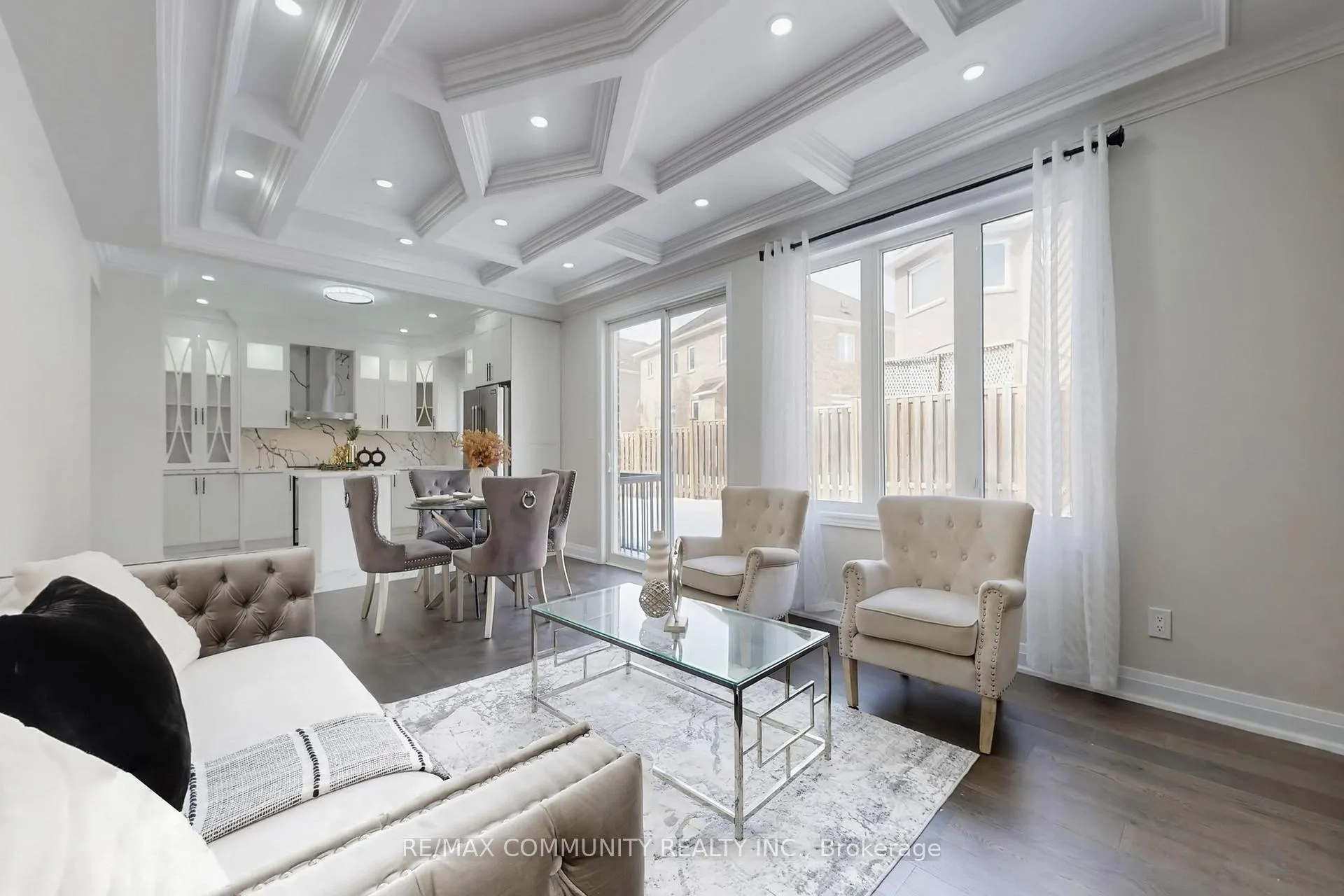 Photo 8 of Unit 7, 1741 Fairport Road, Pickering, Dunbarton — HOMEH