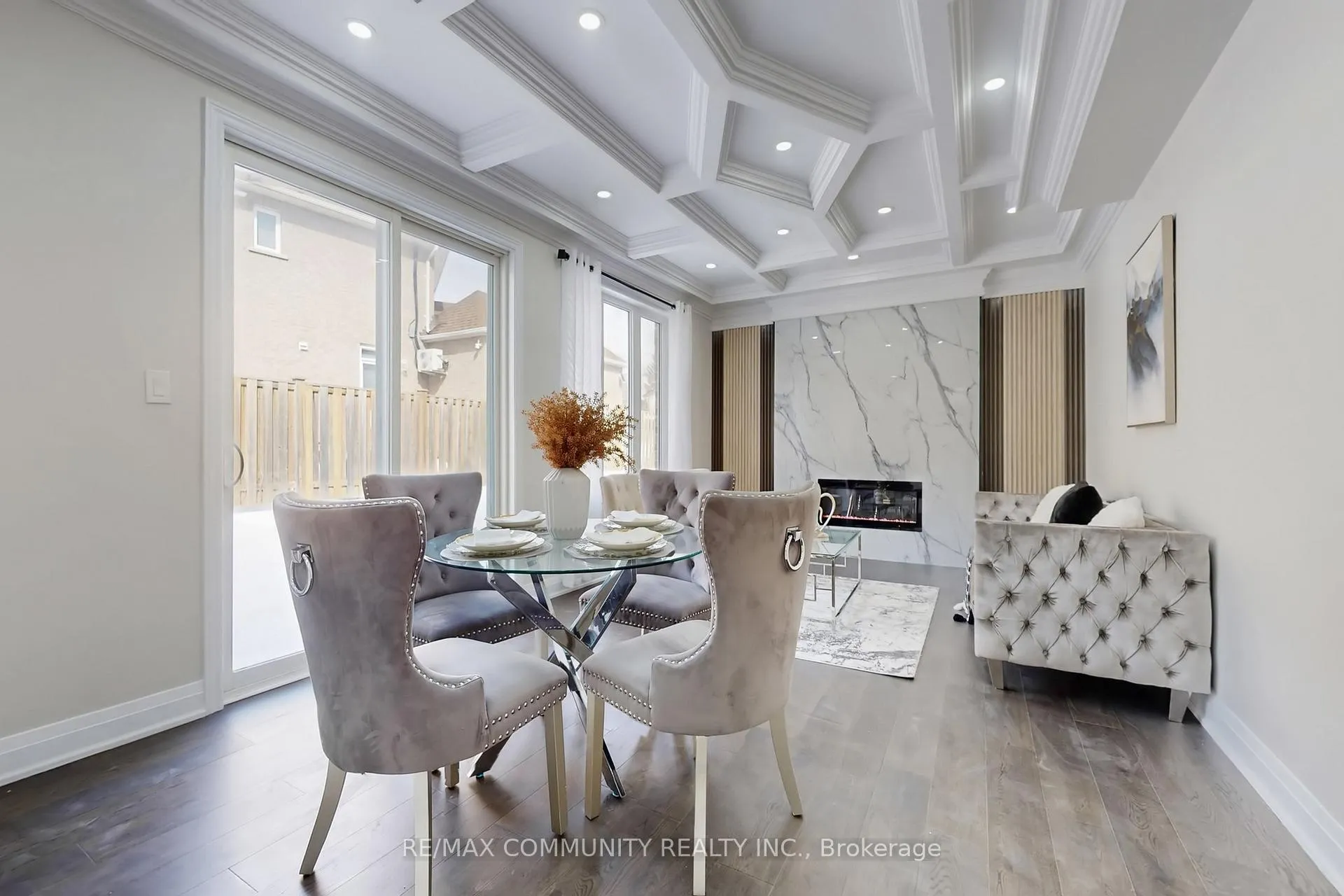 Photo 11 of Unit 7, 1741 Fairport Road, Pickering, Dunbarton — HOMEH